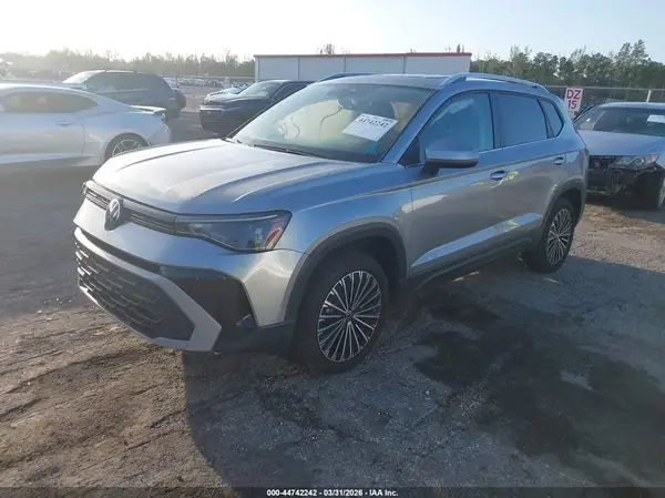 3VVEC7B21SM014527 2025 VOLKSWAGEN TAOS - Image 2