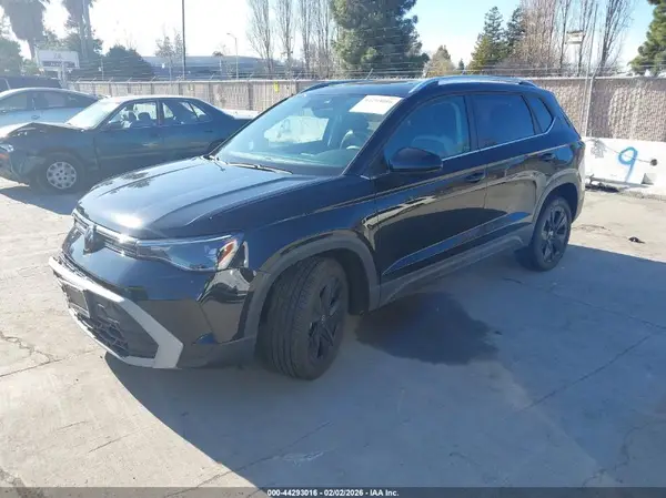 3VVEC7B21SM047558 2025 VOLKSWAGEN TAOS - Image 2