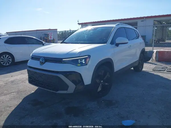 3VVEC7B24SM041611 2025 VOLKSWAGEN TAOS - Image 2