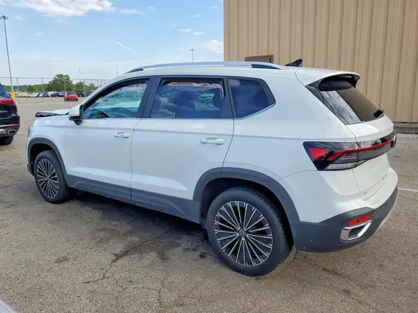 3VVEC7B24SM065102 2025 VOLKSWAGEN TAOS - Image 2