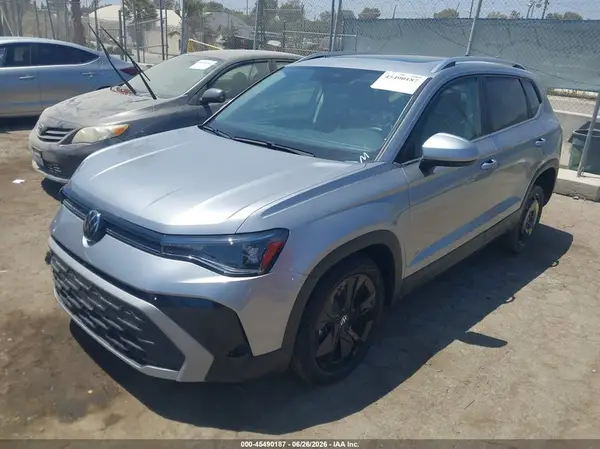 3VVEC7B25SM085715 2025 VOLKSWAGEN TAOS - Image 2