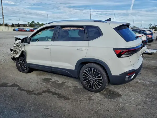 3VVEC7B27SM038623 2025 VOLKSWAGEN TAOS - Image 2