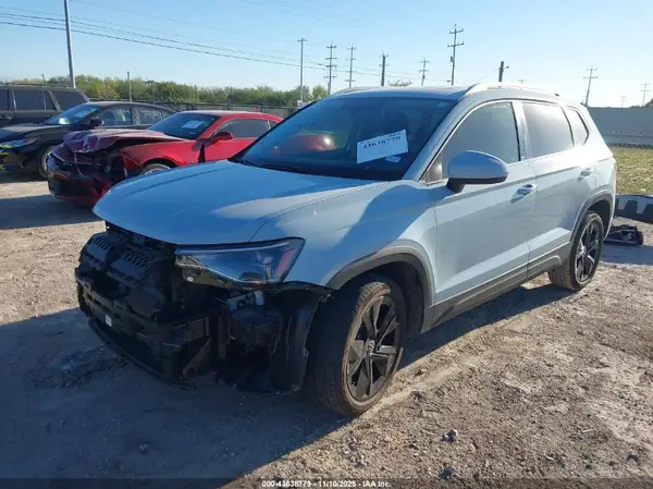 3VVEC7B27SM047001 2025 VOLKSWAGEN TAOS - Image 2