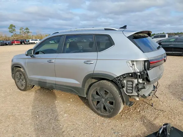 3VVEC7B27SM055681 2025 VOLKSWAGEN TAOS - Image 2