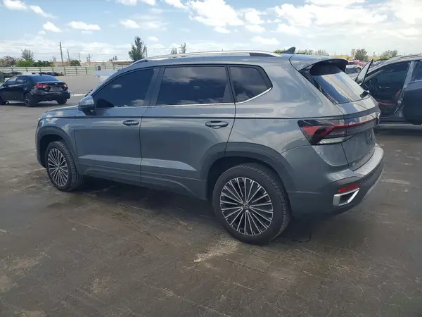 3VVEC7B28SM015805 2025 VOLKSWAGEN TAOS - Image 2