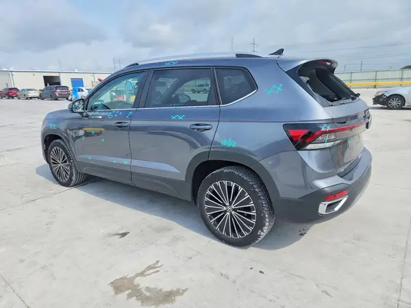 3VVEC7B2XSM069512 2025 VOLKSWAGEN TAOS - Image 2