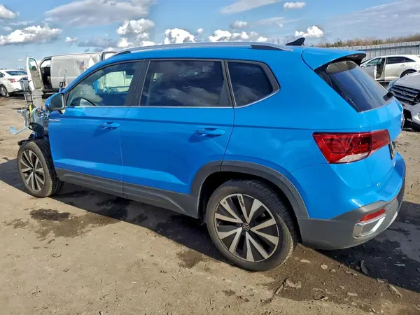 3VVEX7B21RM002523 2024 VOLKSWAGEN TAOS - Image 2