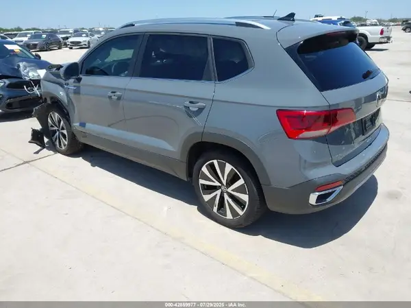 2024 VOLKSWAGEN TAOS IAAI lot 42859977 auction photo 3