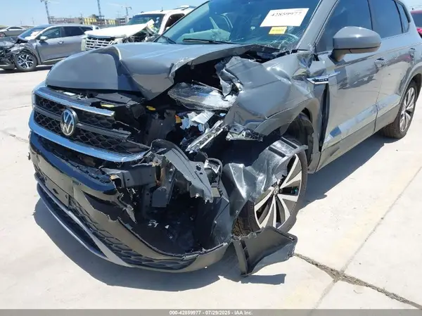 2024 VOLKSWAGEN TAOS IAAI lot 42859977 auction photo 6