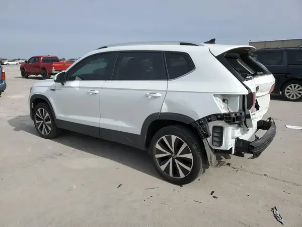 3VVEX7B22PM322494 2023 VOLKSWAGEN TAOS - Image 2
