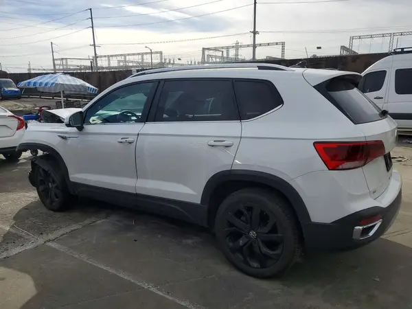 3VVEX7B22RM049561 2024 VOLKSWAGEN TAOS - Image 2