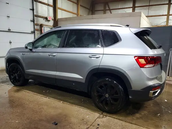 3VVEX7B22RM125862 2024 VOLKSWAGEN TAOS - Image 2