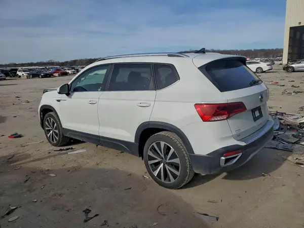 3VVEX7B23PM366908 2023 VOLKSWAGEN TAOS - Image 2
