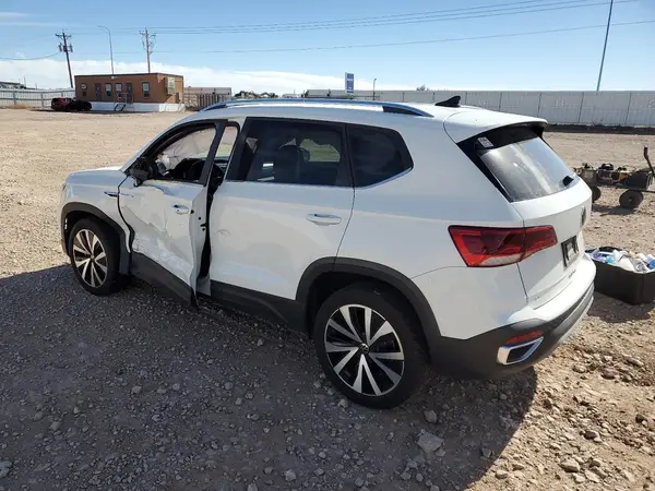 3VVEX7B24PM330371 2023 VOLKSWAGEN TAOS - Image 2