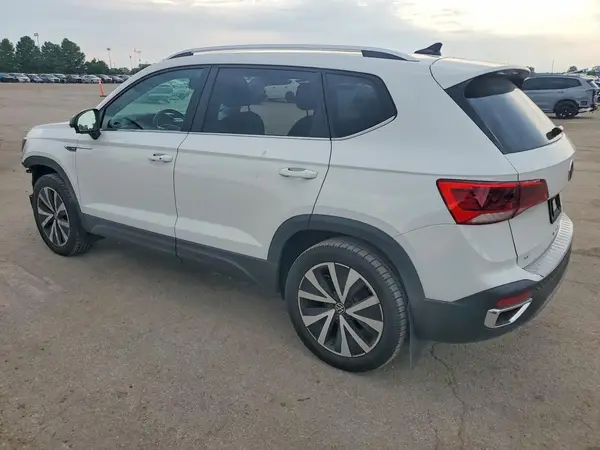 3VVEX7B24PM377710 2023 VOLKSWAGEN TAOS - Image 2