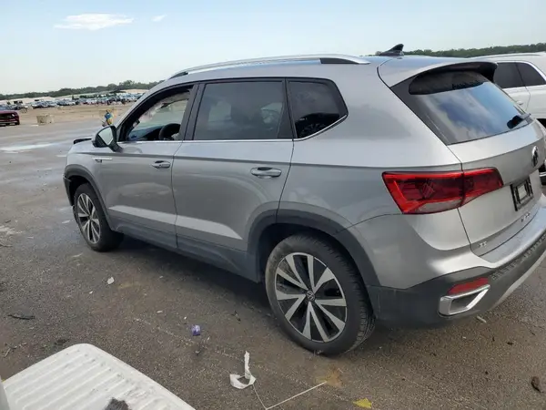 3VVEX7B24RM053157 2024 VOLKSWAGEN TAOS - Image 2