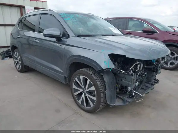 3VVEX7B24RM086045 2024 VOLKSWAGEN TAOS - Image 1