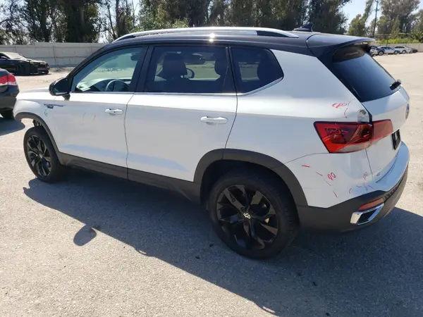 3VVEX7B25PM373715 2023 VOLKSWAGEN TAOS - Image 2