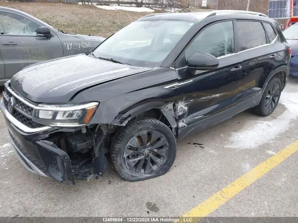 3VVEX7B25RM025500 2024 VOLKSWAGEN TAOS - Image 2