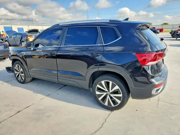 3VVEX7B25RM102768 2024 VOLKSWAGEN TAOS - Image 2