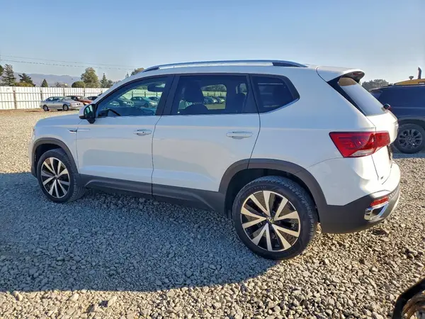 3VVEX7B26PM302829 2023 VOLKSWAGEN TAOS - Image 2