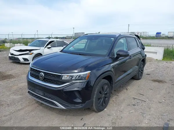 3VVEX7B26RM024016 2024 VOLKSWAGEN TAOS - Image 2