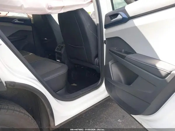 3VVEX7B26RM032116 2024 VOLKSWAGEN TAOS - Image 8