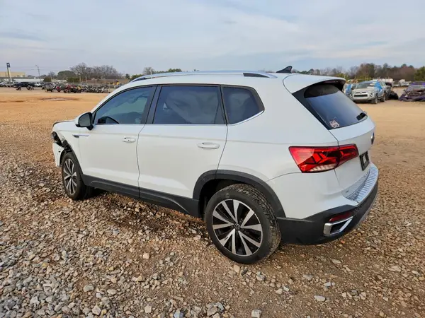 3VVEX7B26RM098035 2024 VOLKSWAGEN TAOS - Image 2