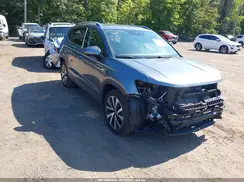 3VVEX7B27RM084581 2024 VOLKSWAGEN TAOS