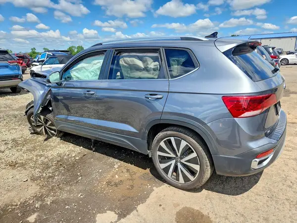 3VVEX7B27RM100262 2024 VOLKSWAGEN TAOS - Image 2