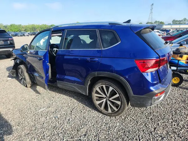 3VVEX7B27RM126831 2024 VOLKSWAGEN TAOS - Image 2