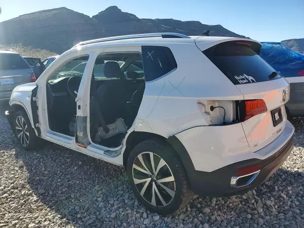 3VVEX7B28PM303044 2023 VOLKSWAGEN TAOS - Image 2