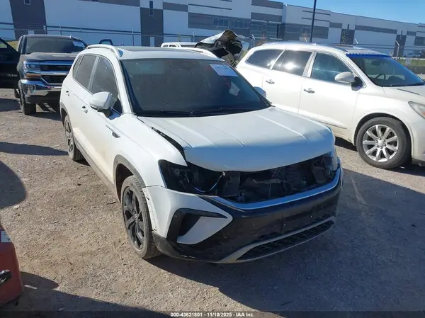 3VVEX7B28PM331877 2023 VOLKSWAGEN TAOS - Image 1