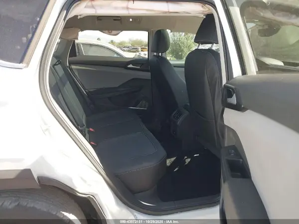 3VVEX7B2XPM362015 2023 VOLKSWAGEN TAOS - Image 8