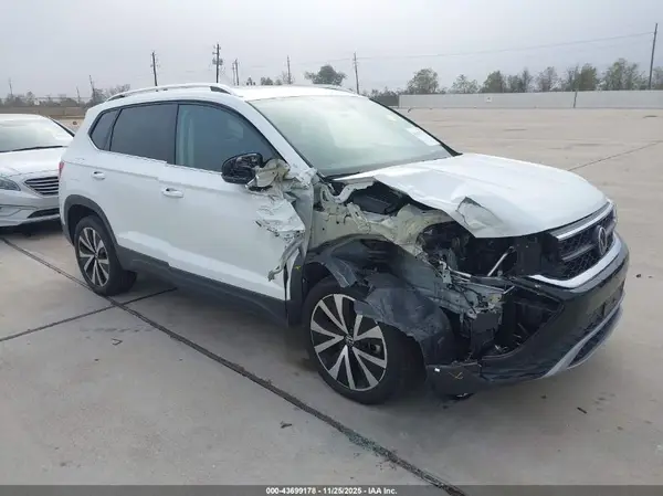 3VVEX7B2XRM060176 2024 VOLKSWAGEN TAOS - Image 1