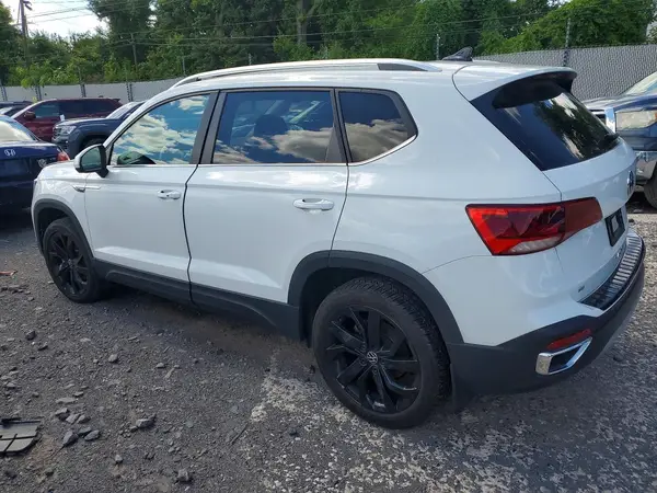 3VVEX7B2XRM114687 2024 VOLKSWAGEN TAOS - Image 2