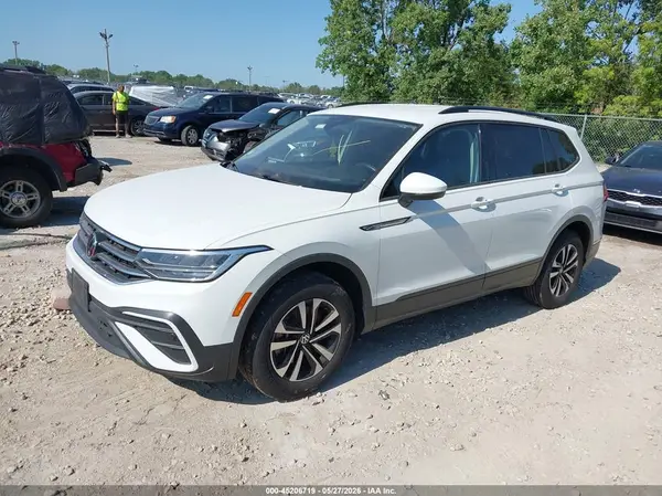 3VVFB7AX1RM010282 2024 VOLKSWAGEN TIGUAN - Image 2