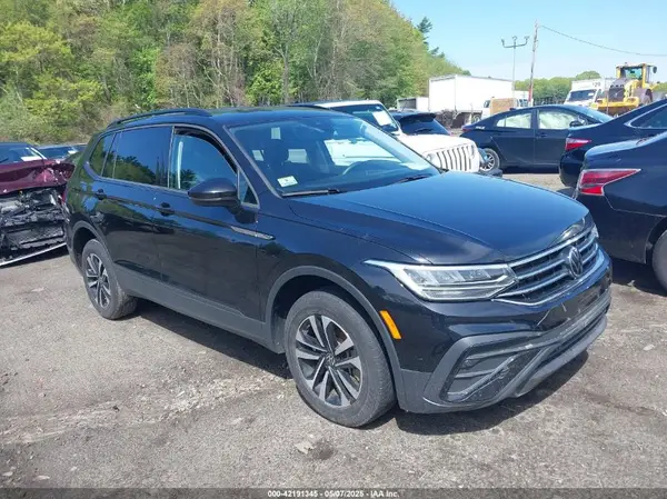 3VVFB7AX3PM118612 2023 VOLKSWAGEN TIGUAN - Image 1