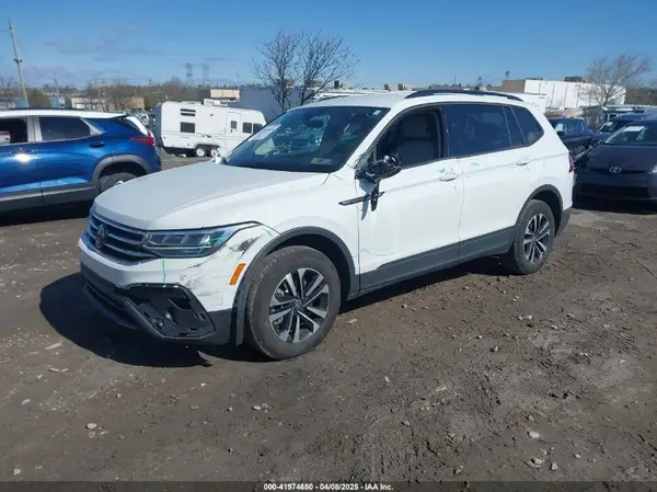 3VVFB7AX7RM063715 2024 VOLKSWAGEN TIGUAN - Image 2
