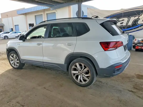3VVFX7B26PM330361 2023 VOLKSWAGEN TAOS - Image 2