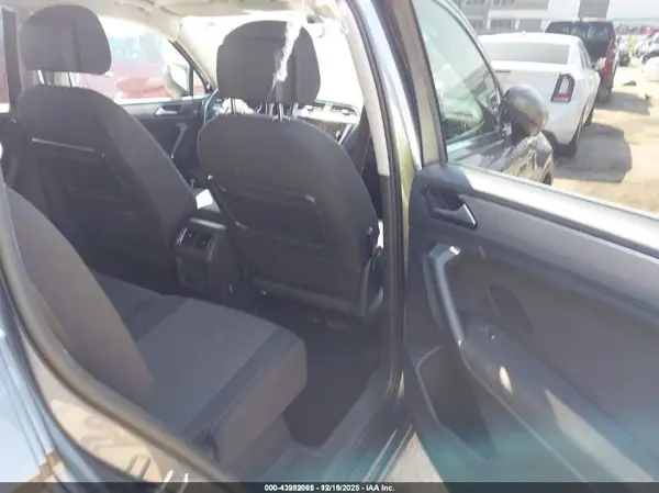3VVHP65N5JM072818 2018 VOLKSWAGEN TIGUAN - Image 8