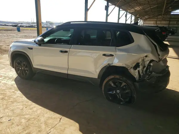 3VVJX7B20RM124126 2024 VOLKSWAGEN TAOS - Image 2