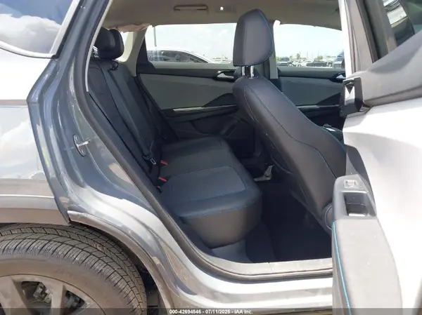 2024 VOLKSWAGEN TAOS auction photo 8