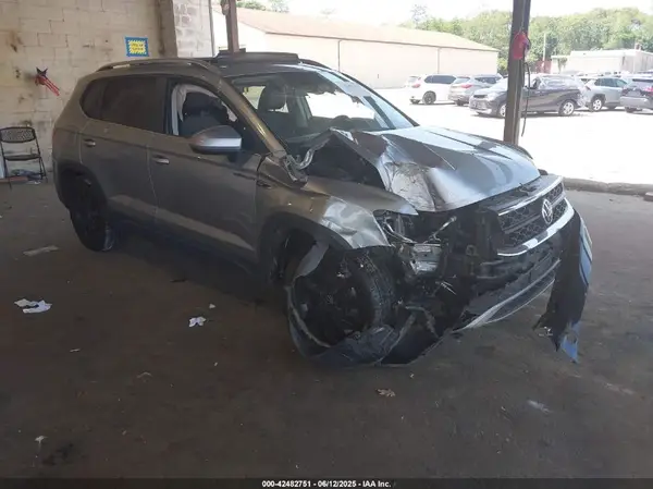 3VVLX7B20NM074461 2022 VOLKSWAGEN TAOS - Image 1