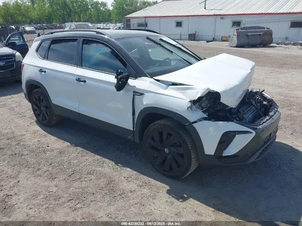 3VVLX7B20RM126533 2024 VOLKSWAGEN TAOS - Image 1