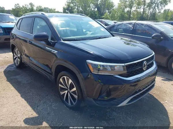 3VVLX7B21NM077143 2022 VOLKSWAGEN TAOS - Image 1