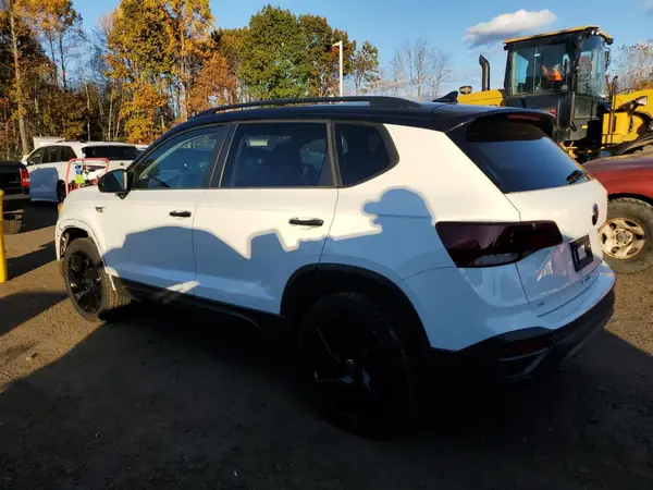 3VVLX7B23RM095374 2024 VOLKSWAGEN TAOS - Image 2