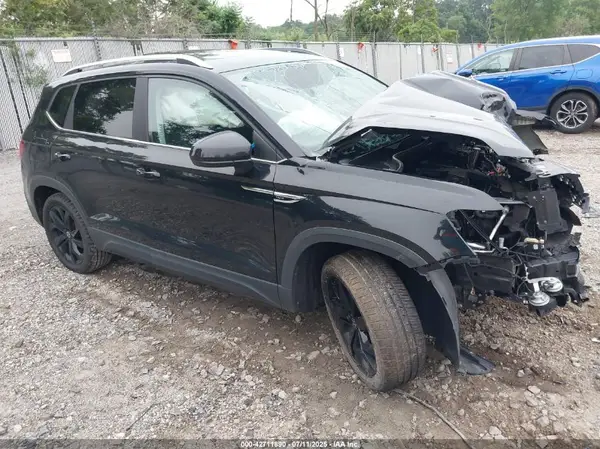 3VVLX7B24NM049384 2022 VOLKSWAGEN TAOS - Image 1