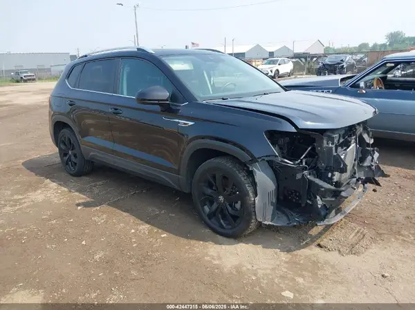 3VVLX7B26NM004575 2022 VOLKSWAGEN TAOS - Image 1
