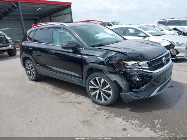 3VVLX7B26NM069071 2022 VOLKSWAGEN TAOS - Image 1